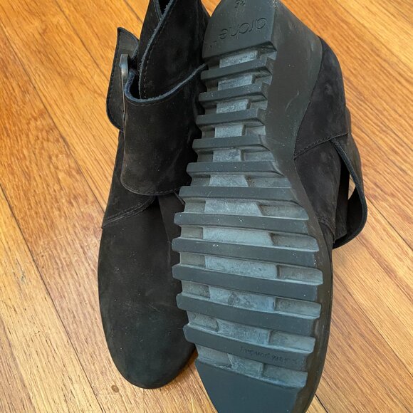 Arche, French design, nubuck leather, ankle boot, size 35 (size 5 U.S.) - Picture 3 of 3